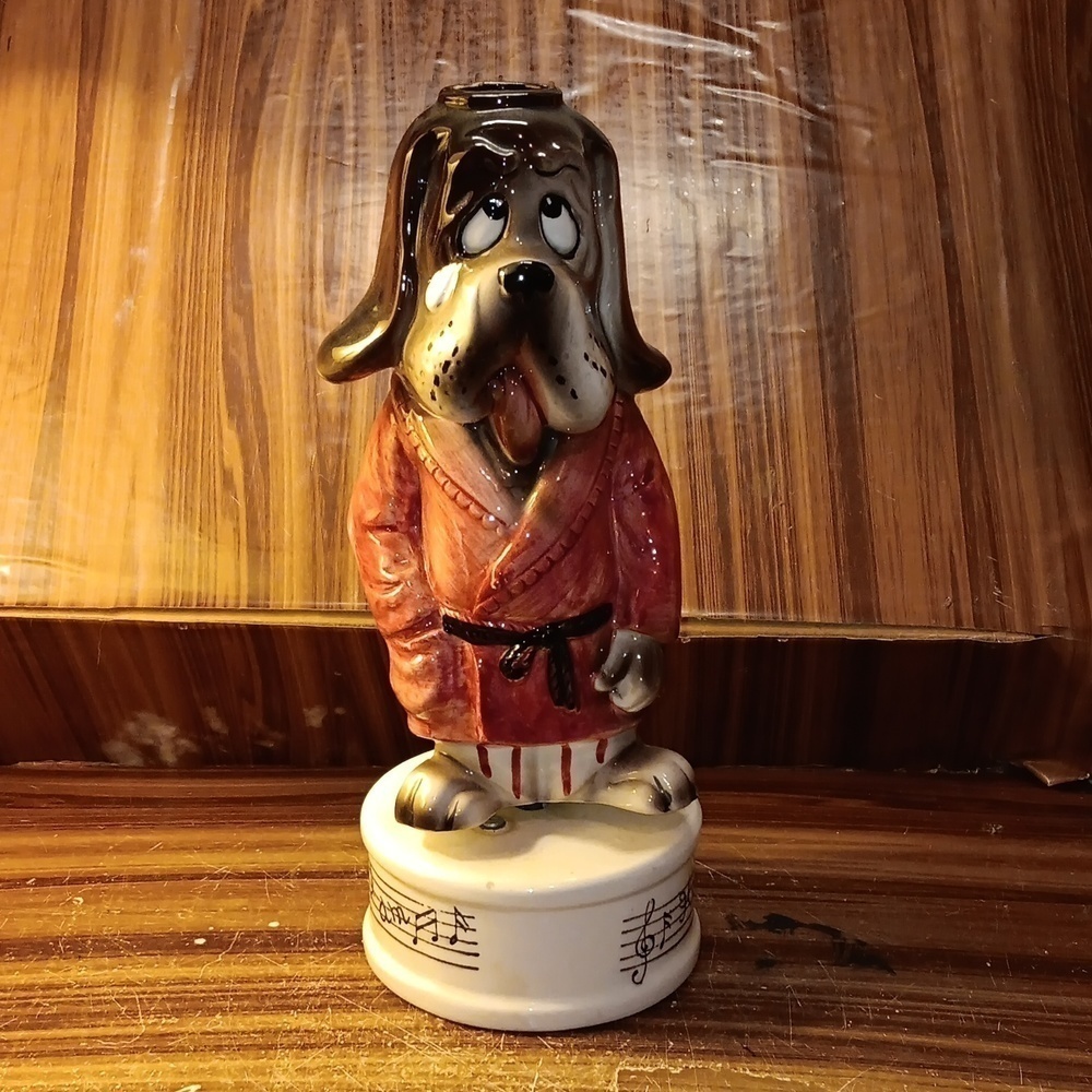 Vintage musical 🎼 bull dog decanter "How dry I am"